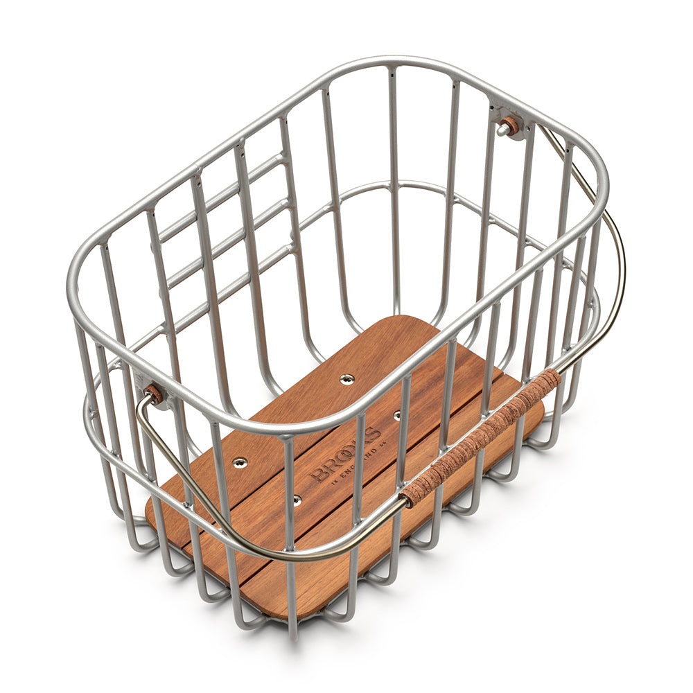 BB00300A10003_BB00300A10003_Brooks-England_3_hoxton-basket-silver-accessories_3-4.jpg
