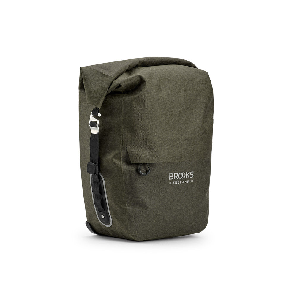 BPA01PLA0L401_SCAPE0000L401_Brooks-England_4_pannier-large-mud-green-scape-bike-bags_3-4 - Copia.jpg