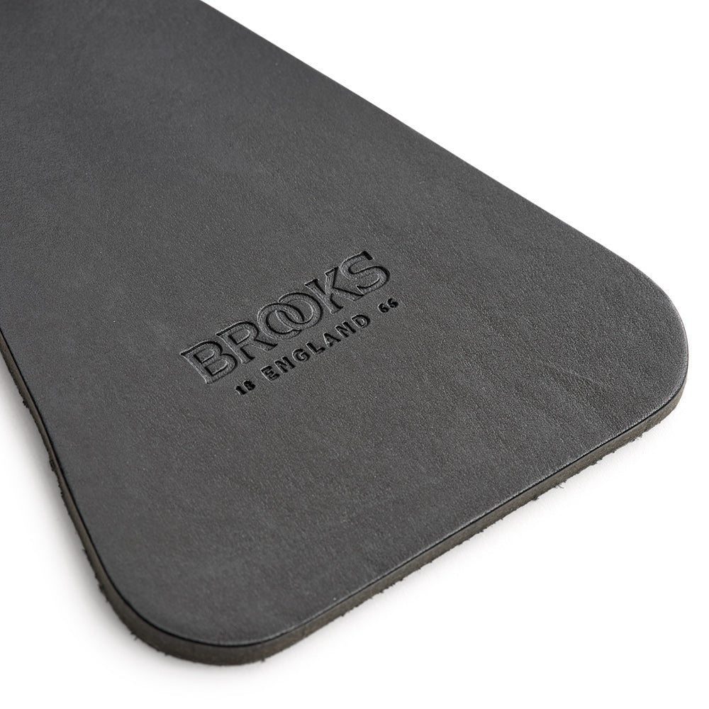 BMF1000A37202_BMF1000A37202_Brooks-England_2_mud-flap-black-accessories_detail.jpg