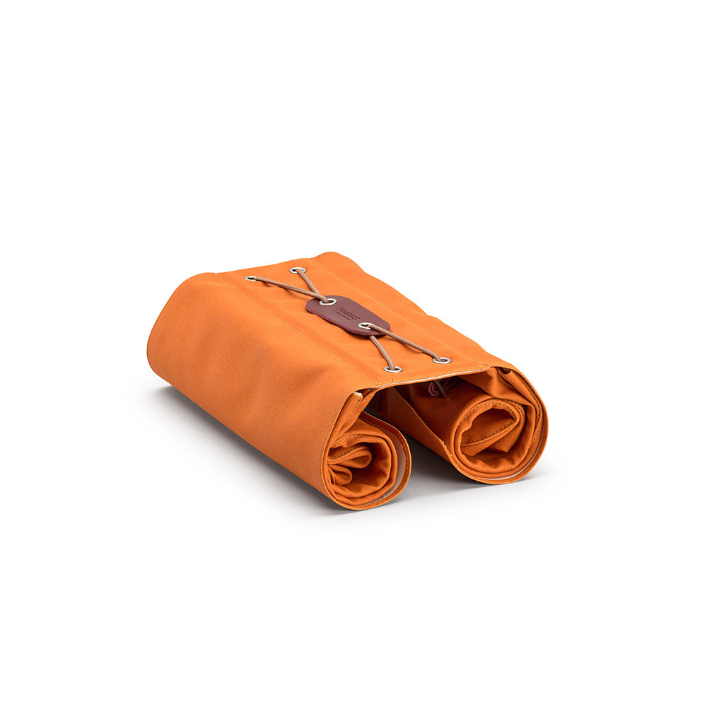 BB00100A07249_BRICKLA007249_Brooks-England_4_bricklane-panniers-goose-beak-bike-bags_roll.jpg