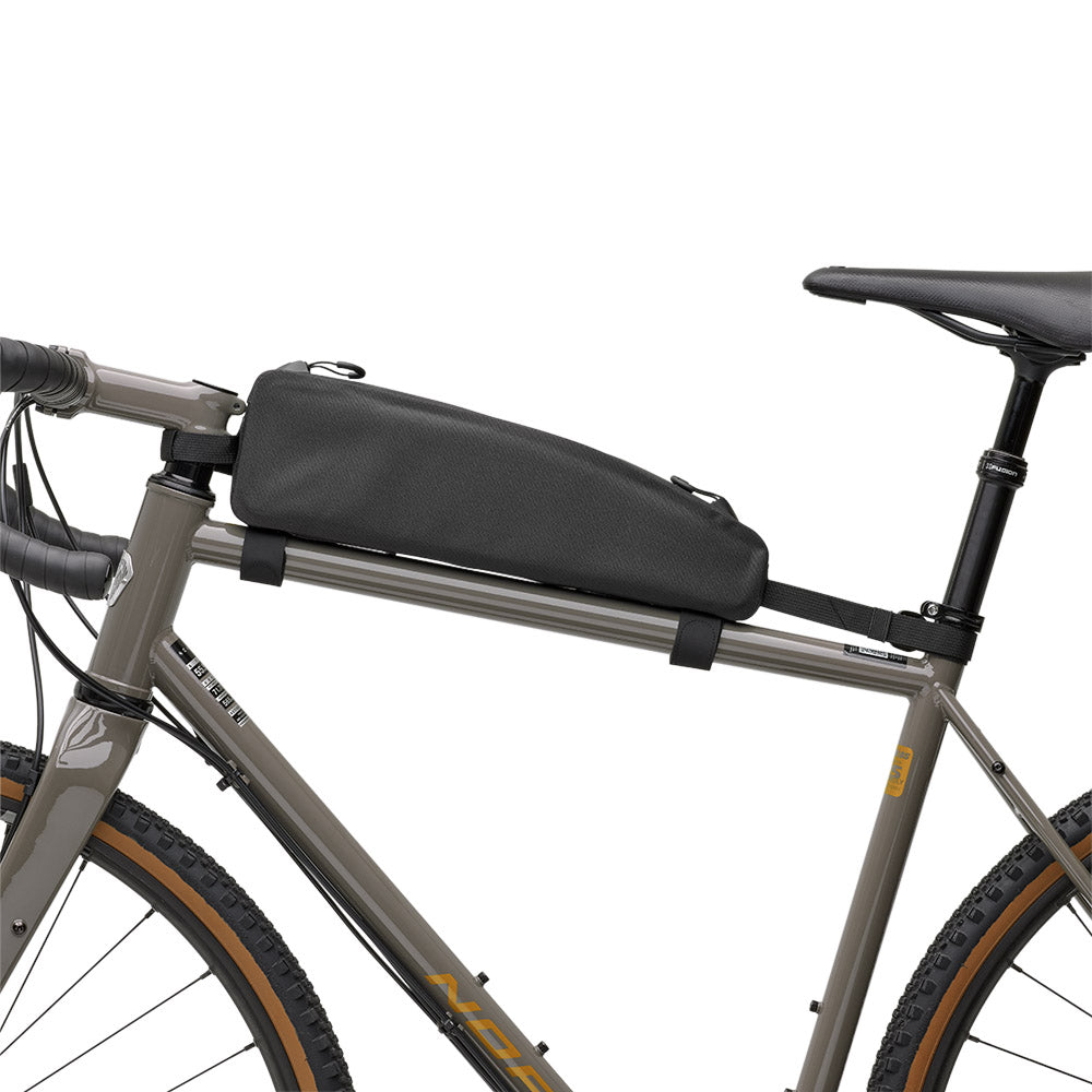 BTT02PLA00000_BTT02PLA00000_Brooks-England_4_top-tube-bag-long-black-scape-bike-bags-set-up-left_side.jpg