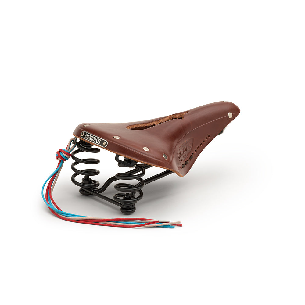 B396HILA07205_B396HILA07205_Brooks-England_2_flyer-carved-a-brown-leather-saddle_3-4.jpg