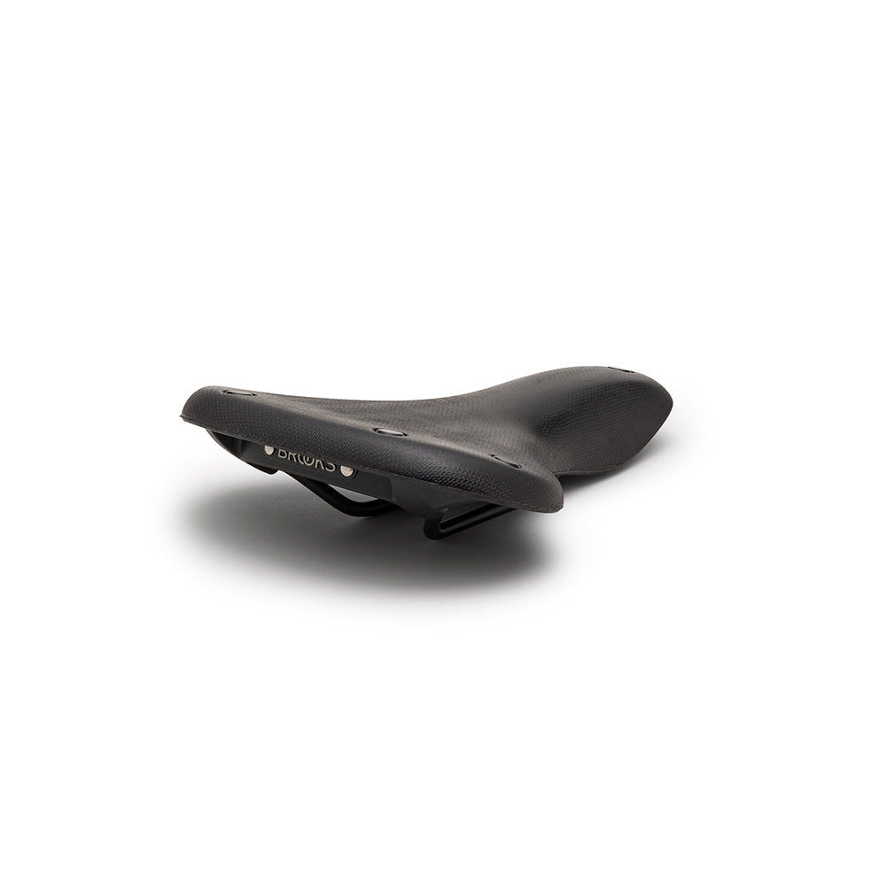 SCM67NYA00000_C670000020010_Brooks-England_2_c67-black-cambium-saddle_3-4.jpg