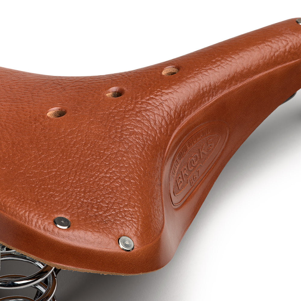 B427HS0A07203_B427HS0A07203_Brooks-England_6_b67-honey-leather-saddle_detail1.jpg