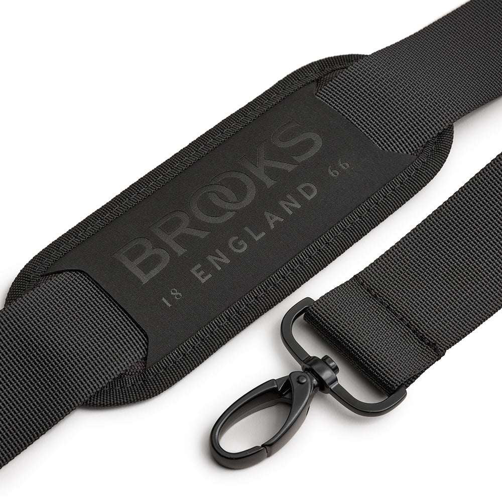 ABB01PLA00000_ABB01PLA00000_Brooks-England_3_scape-shoulder-strap-black-accessories_detail1.jpg