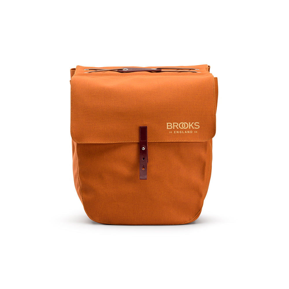 BB00100A07249_BRICKLA007249_Brooks-England_1_bricklane-panniers-goose-beak-bike-bags_side.jpg