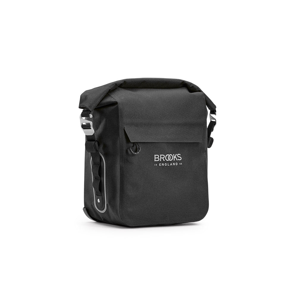 BPA01PLA0S000_SCAPE0000L000_Brooks-England_4_pannier-small-black-scape-bike-bags_3-4.jpg