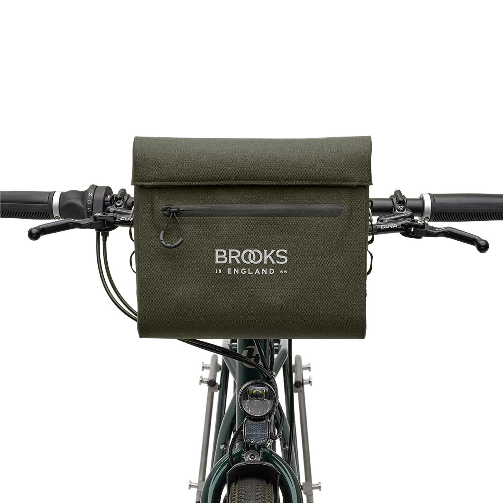 BHB05PLA00401_BHB05PLA00401_Brooks-England_6_handlebar-case-mud-green-scape-bike-bags-set-up_front.jpg