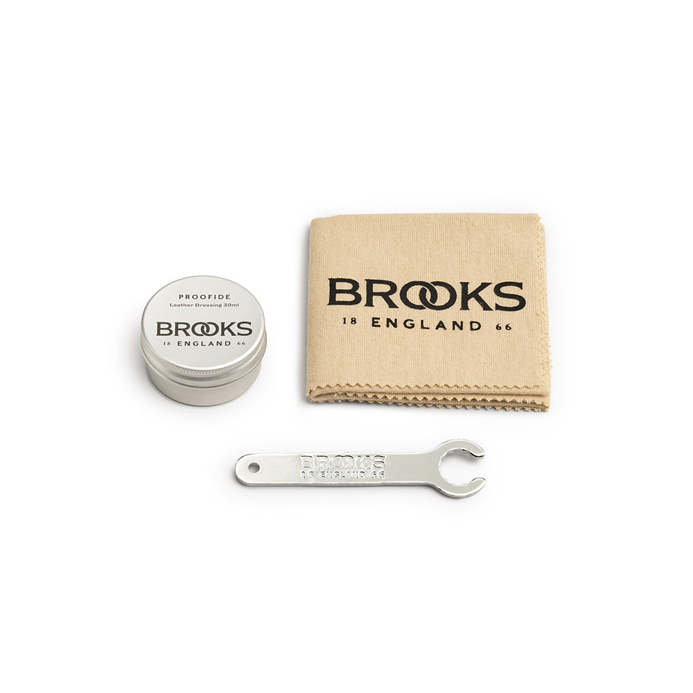 AMA0100000_AMA0100000XXXX_Brooks-England_1_leather-saddle-care-kit-maintenance-accessories_front.jpg