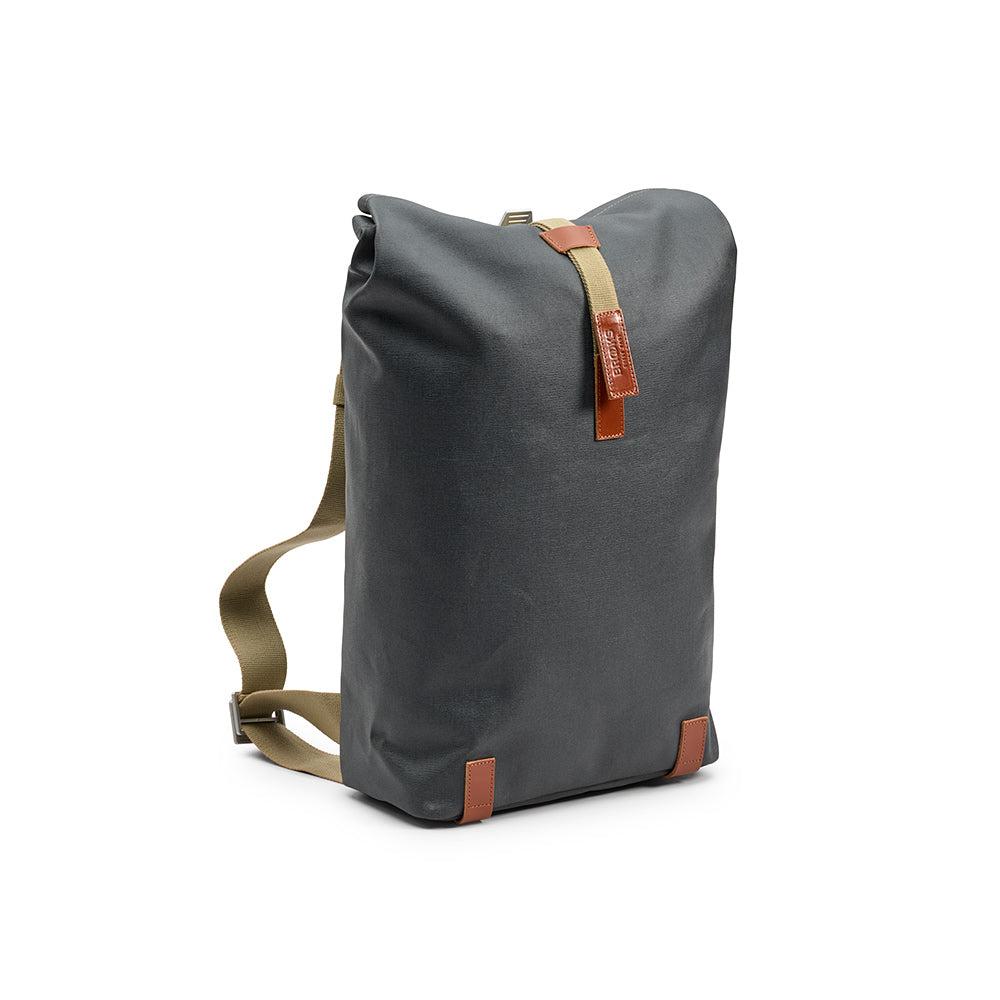 BB04300A07266_PICKWIC007266_Brooks-England_5_pickwick-cotton-canvas-26L-grey-backpacks_3-4.jpg