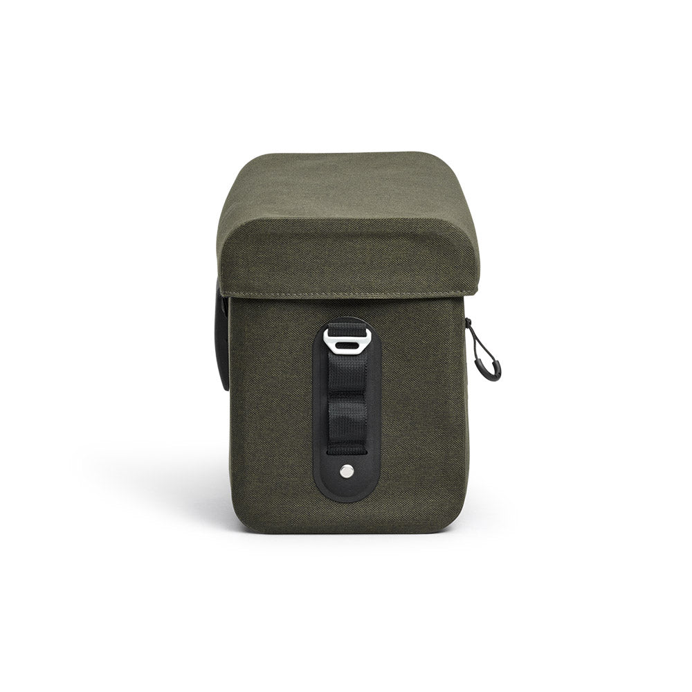 BHB05PLA00401_BHB05PLA00401_Brooks-England_4_handlebar-case-mud-green-scape-bike-bags-right_side.jpg