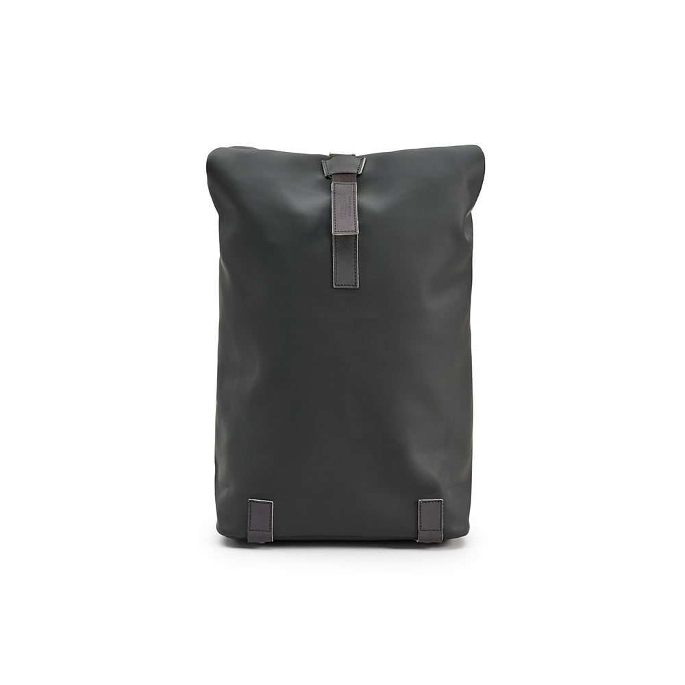 BB02200B47200_PICKWIC067200_Brooks-England_1_pickwick-coated-remade-12L-black-backpacks_front.jpg