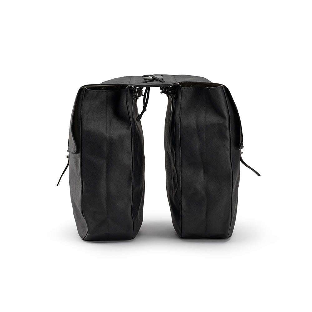 BB00100A07200_BRICKLA007200_Brooks-England_2_bricklane-panniers-black-bike-bags_front.jpg