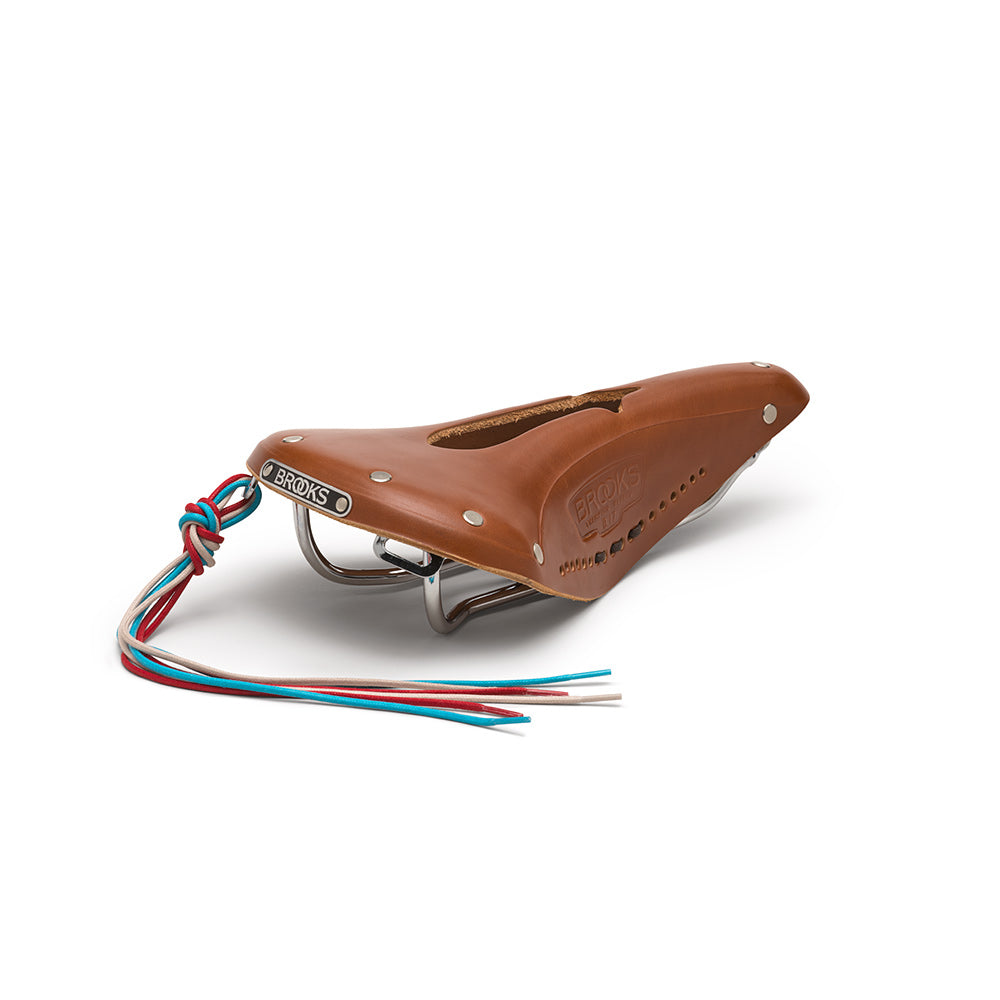 B211IL0A17203_B211IL0A17203_Brooks-England_2_B17-carved-honey-leather-saddle_3-4.jpg