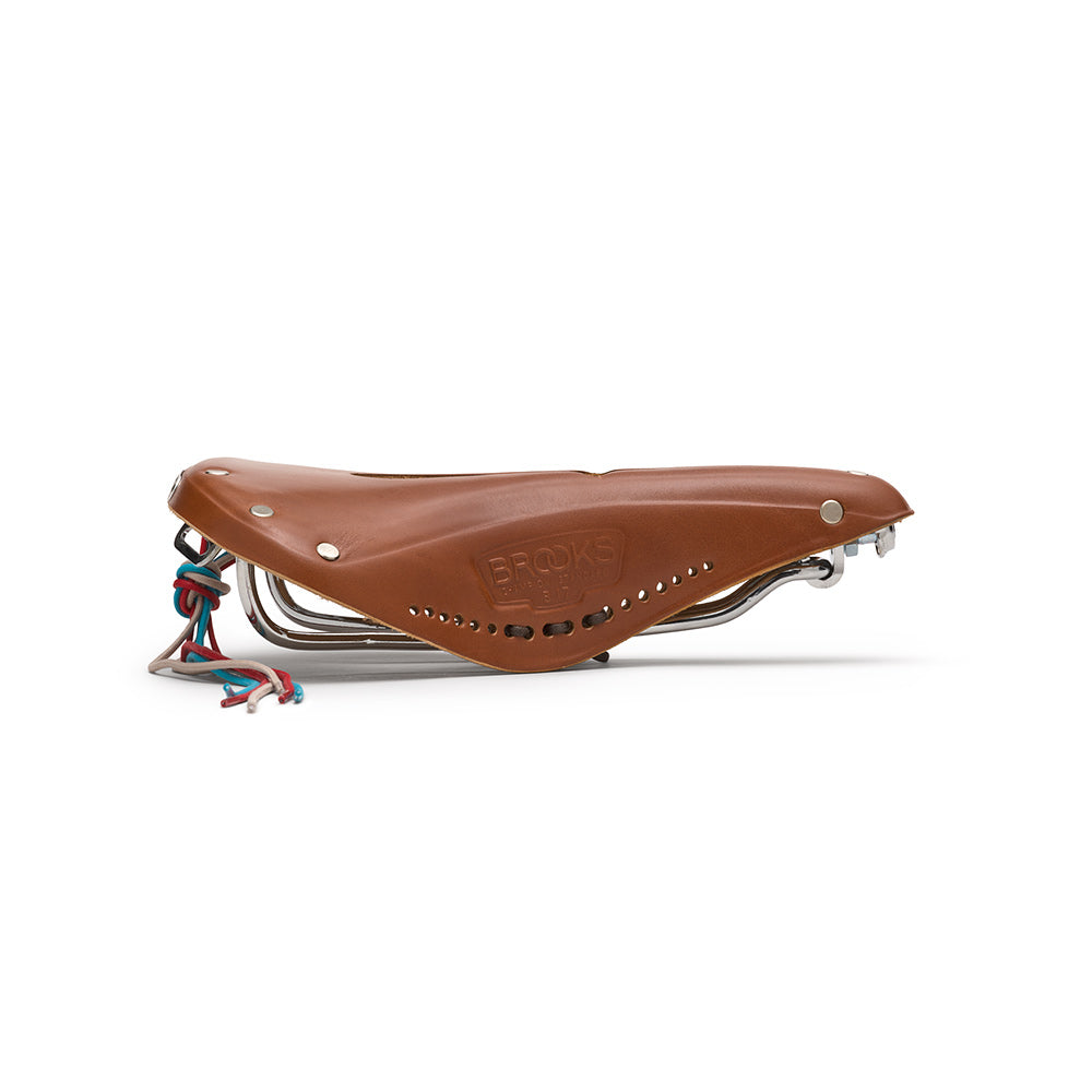 B211IL0A17203_B211IL0A17203_Brooks-England_4_B17-carved-honey-leather-saddle_side.jpg