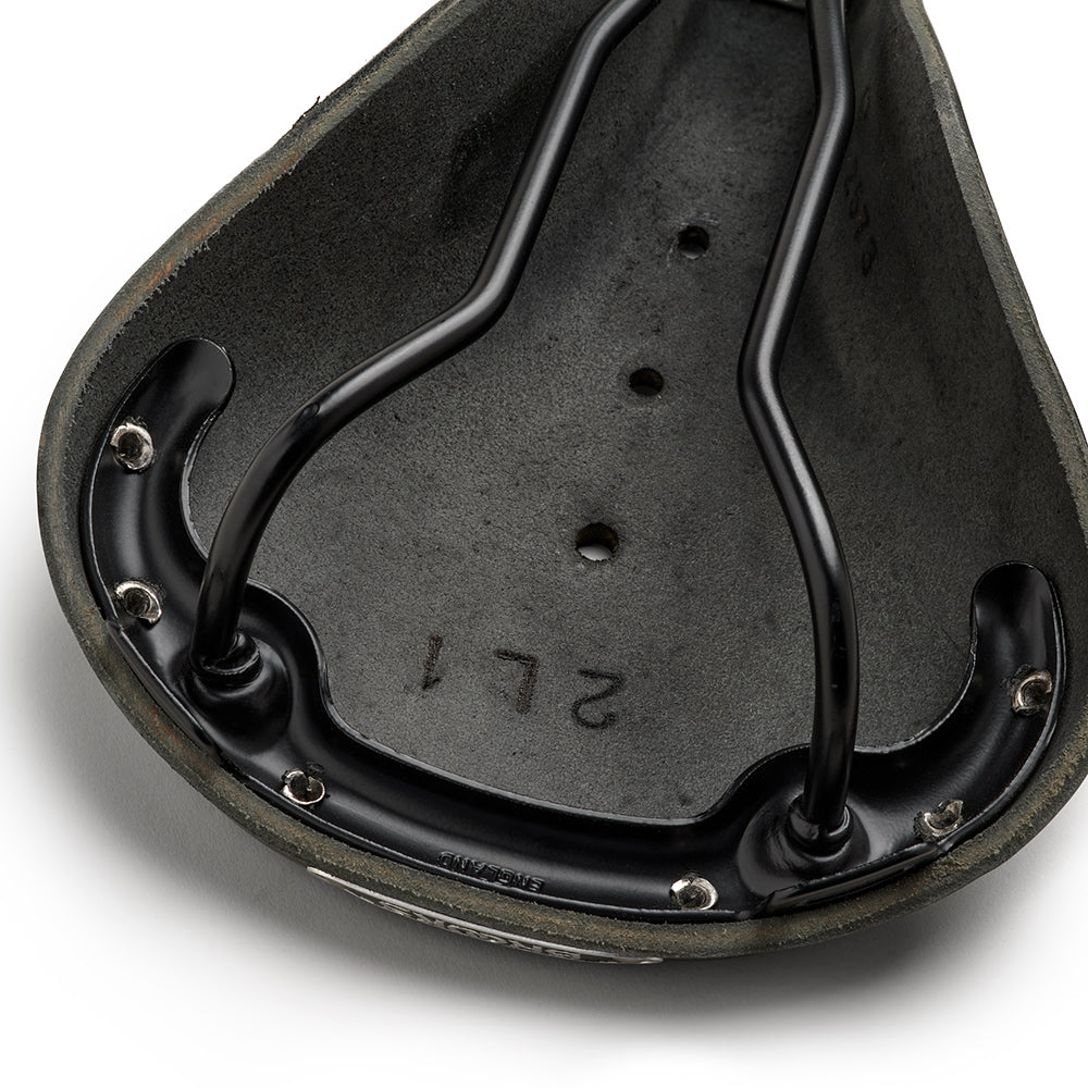 B17: Schwarzes Leder-Fahrradsattel für lange Strecken
