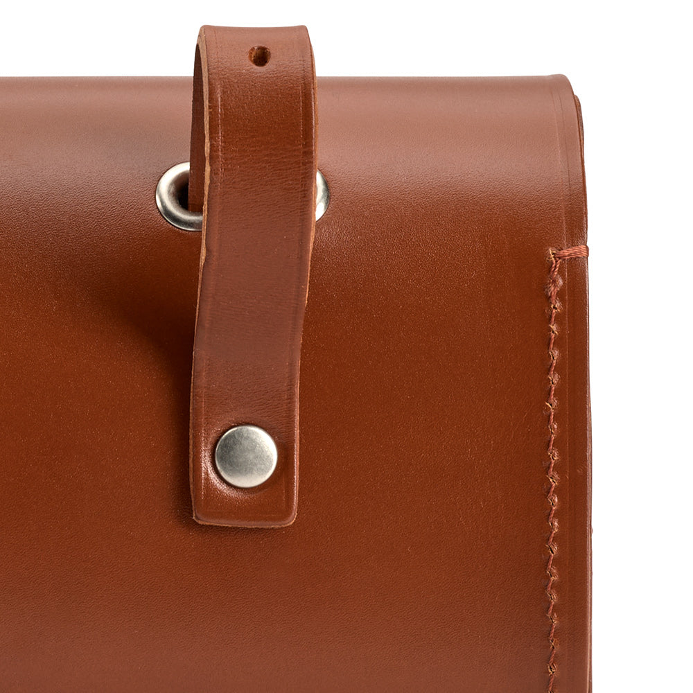 B743700A17203_CHALLE0017203_Brooks-England_5_challenge-1,5L-honey-bike-bags_detail3.jpg