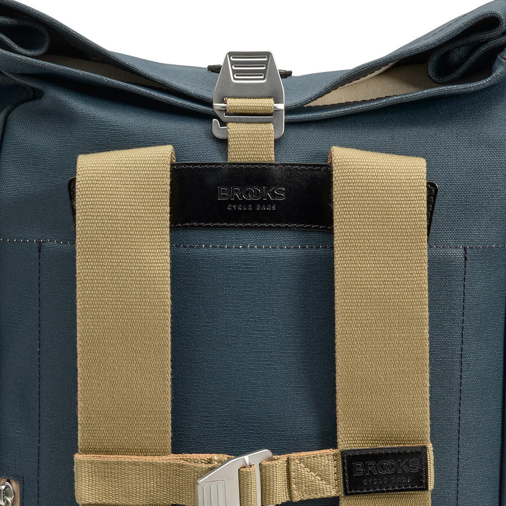 BB04300A07267_PICKWIC007267_Brooks-England_10_pickwick-cotton-canvas-26L-dark-blue-backpacks_detail5.jpg