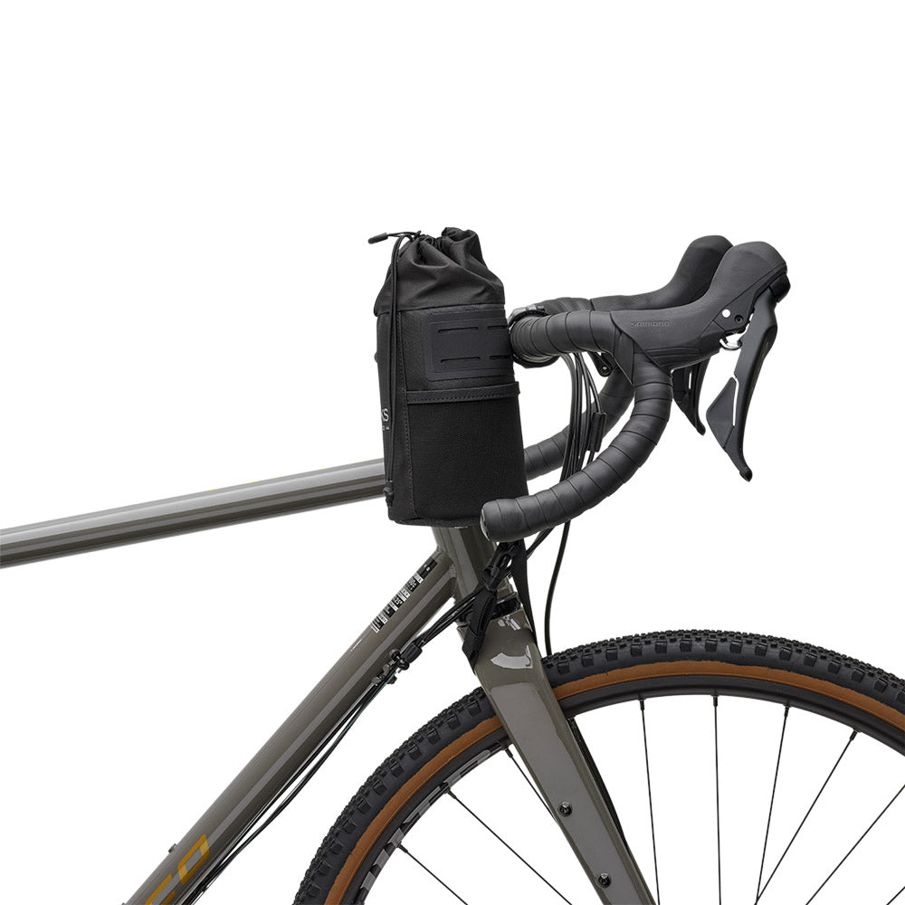 BHB04PLA00000_BHB04PLA00000_Brooks-England_4_feed-pouch-black-scape-bike-bags-set-up_side.jpg
