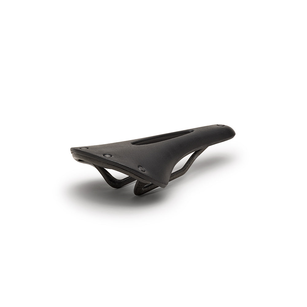 C203MC0A06300_C13C000026300_Brooks-England_2_c13-carved-145mm-black-cambium-saddle_3-4.jpg
