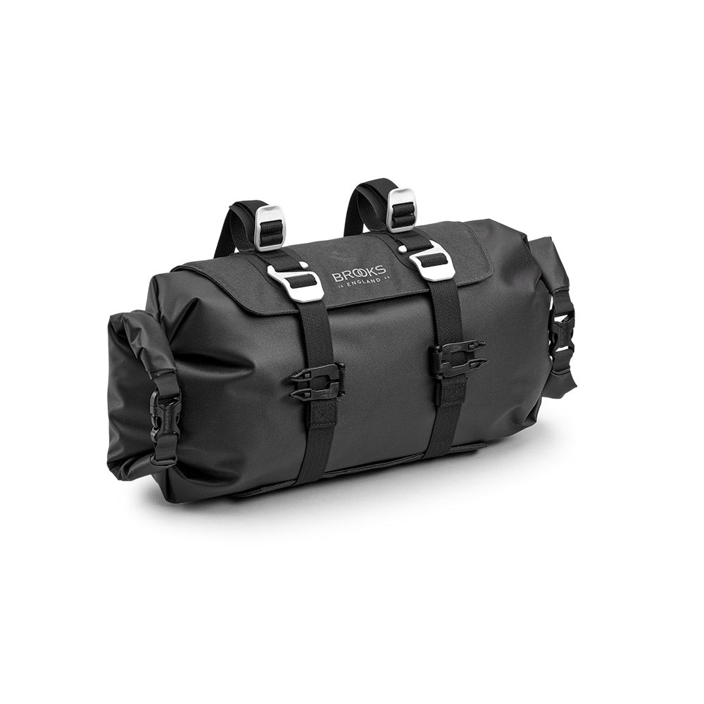 BHB03PLA00000_BHB05PLA00000_Brooks-England_3_handlebar-roll-black-scape-bike-bags_3-4.jpg
