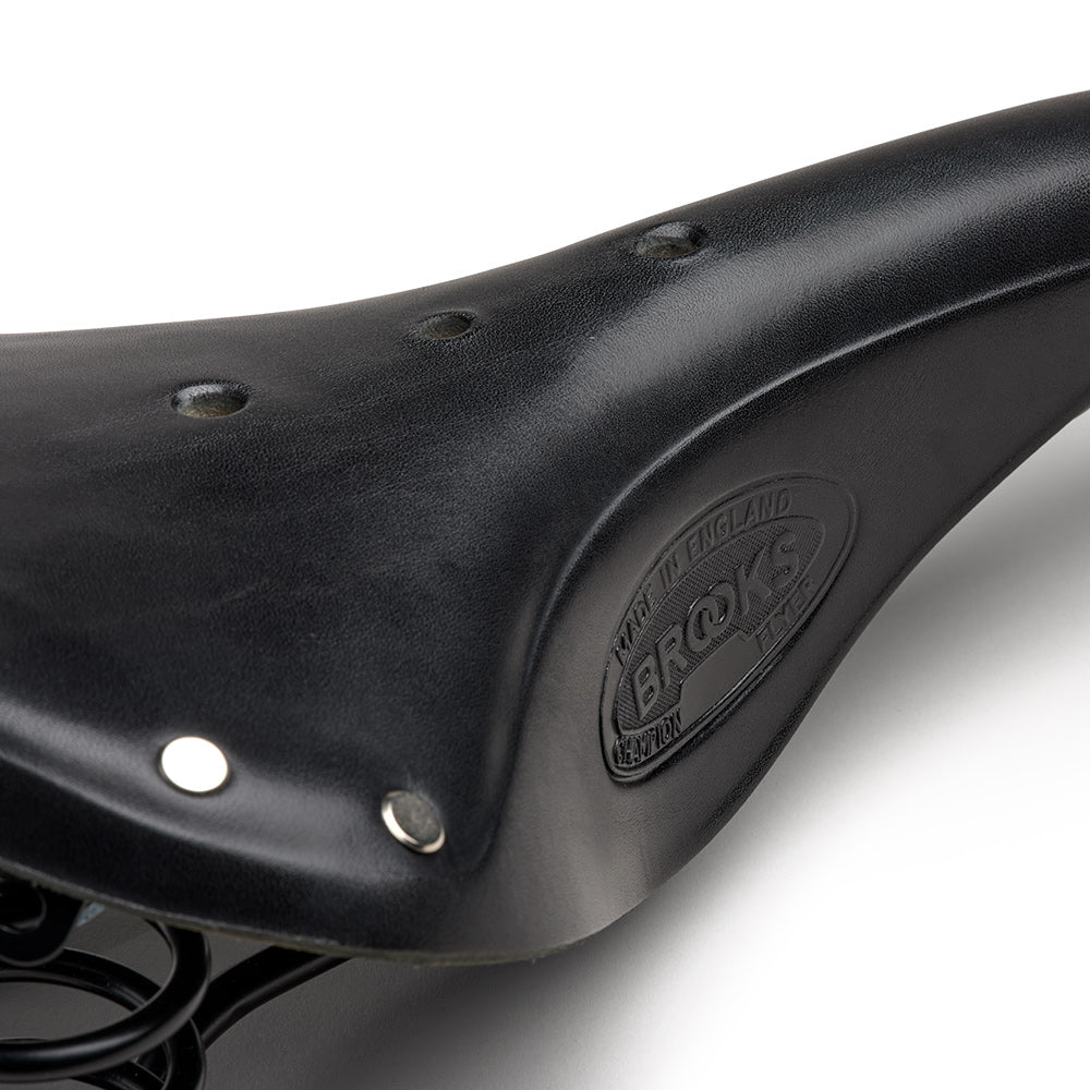 B396H00A07202_B396H00A07202_Brooks-England_6_flyer-black-leather-saddle_detail1.jpg