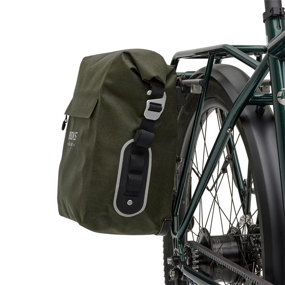BPA01PLA0S401_SCAPE0000L401_Brooks-England_8_pannier-small-mud-green-scape-bike-bags-set-up_3-4.jpg
