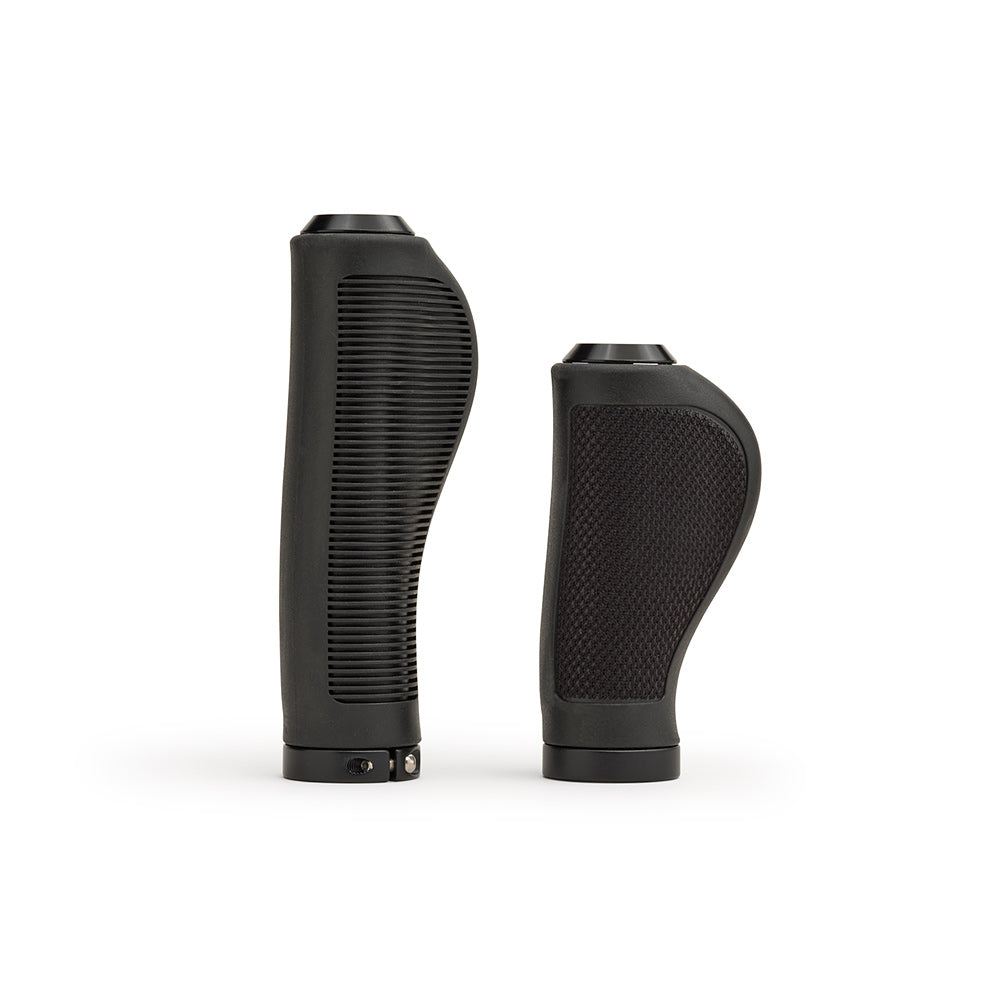CSG6LS0A01000_ERGORUB040010_Brooks-England_1_ergonomic-cambium-rubber-130-100-black-grips_front.jpg