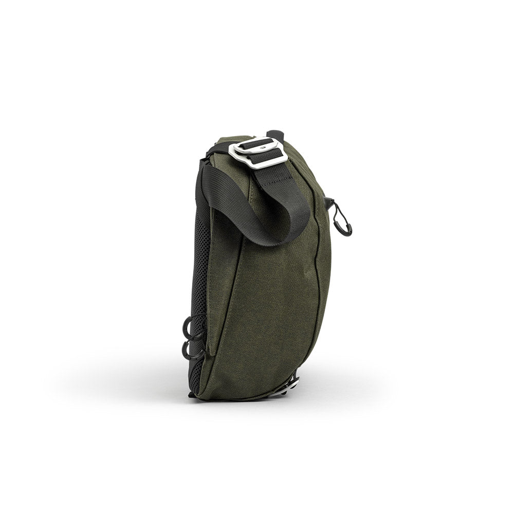 BHB02PLA00401_BHB02PLA00401_Brooks-England_2_handlebar-compact-bag-mud-green-scape-bike-bags_side.jpg