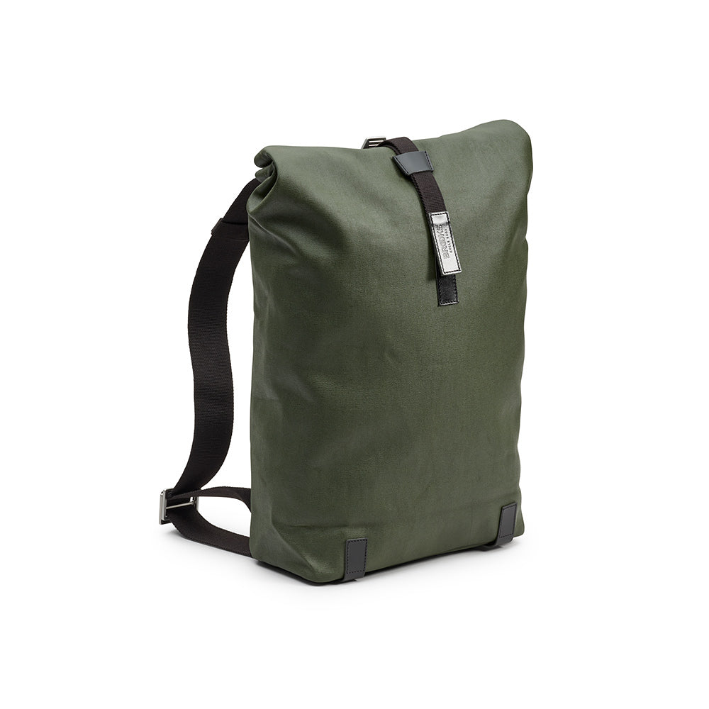 BB04300A07282_PICKWIC007282_Brooks-England_5_pickwick-cotton-canvas-26L-forest-backpacks_3-4.jpg