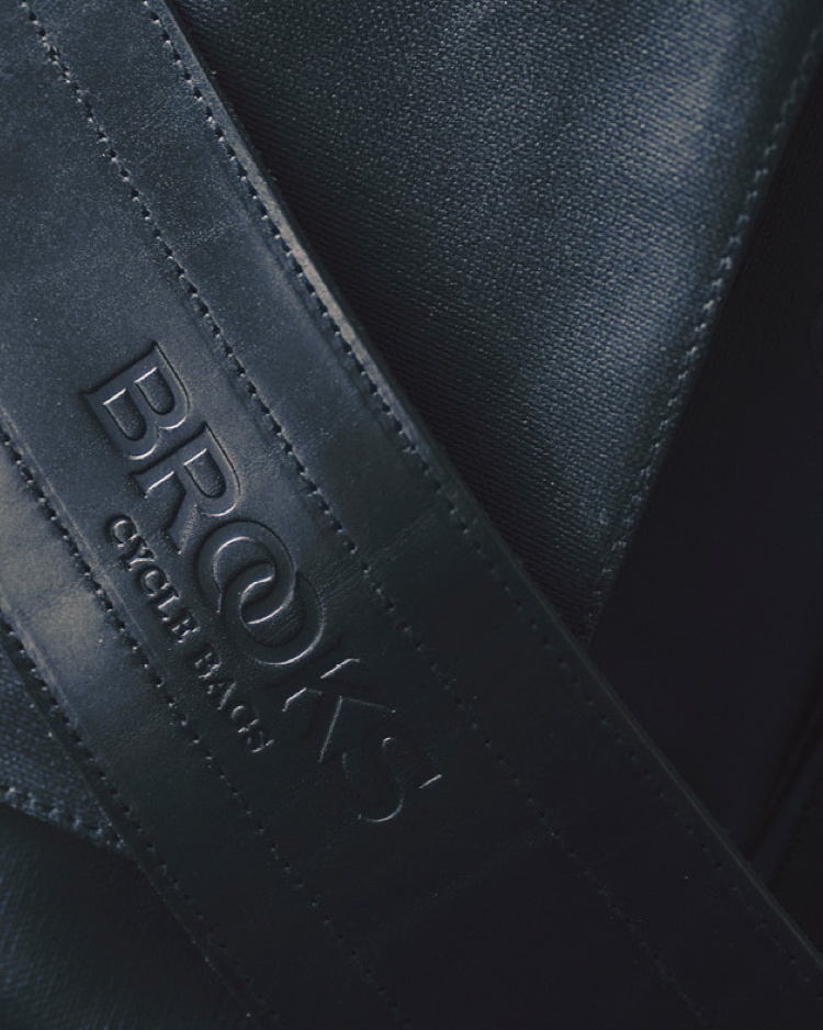 Brooks England Messenger Bags: Exquisite, Practical & Robust